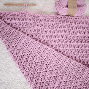 Free Baby Blanket Crochet Pattern With Built-in Border - Crochet Life