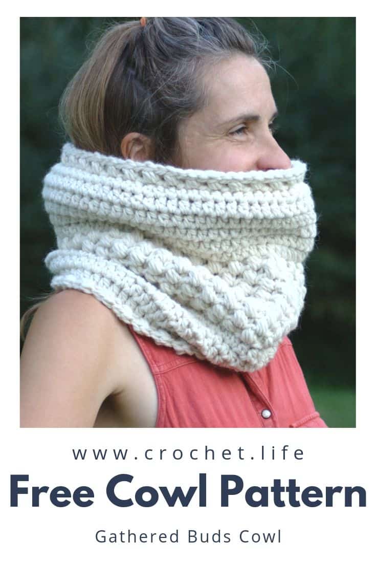 Crochet this Easy Crochet Cowl for yourself or as a gift.