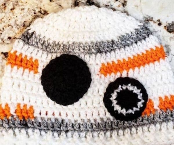 BB-8 crochet hat