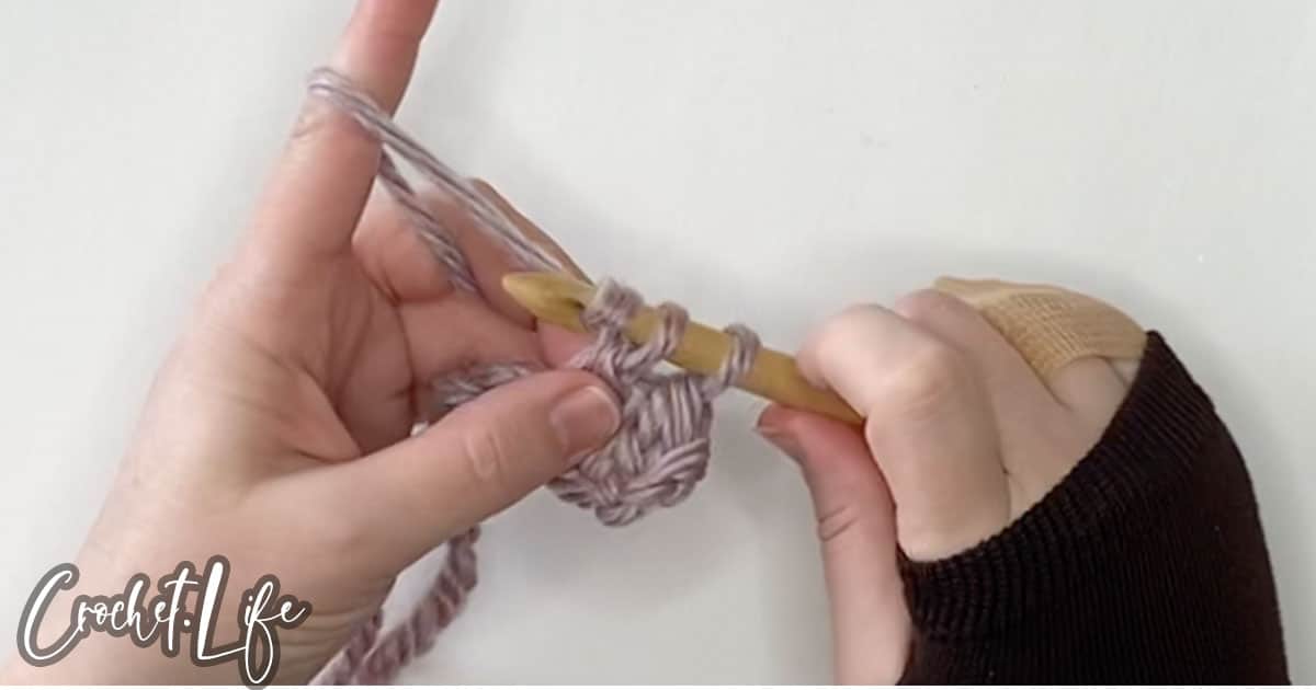 how to start a crochet scarf