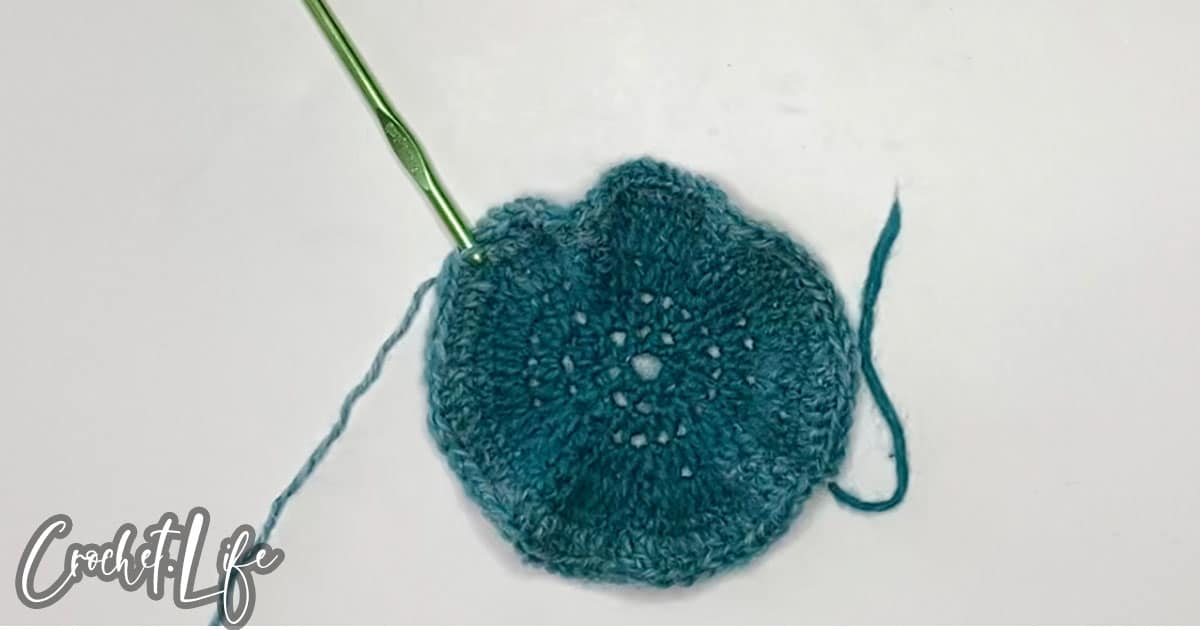 how to make a crocheted yarn bowl