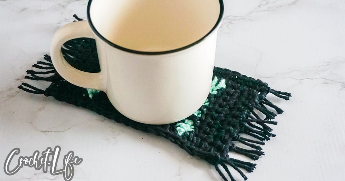 easy and fast gift idea basic mosaic mug rug crochet pattern